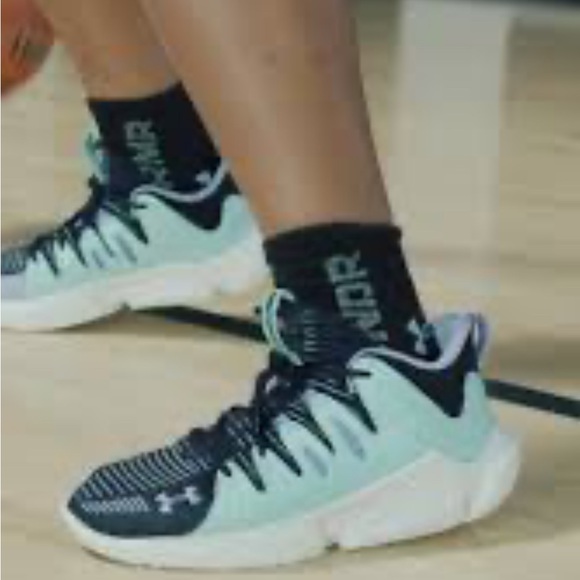 Under Armour Aqua and Black Basketball Shoes - Picture 2 of 5